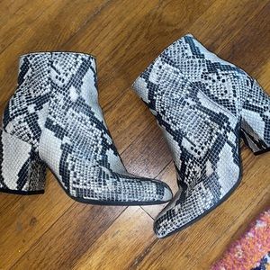 Bamboo snake skin boots